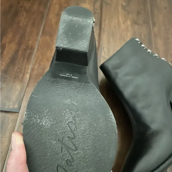 Matisse Black Orwell Ankle Boots - Picture 5 of 5